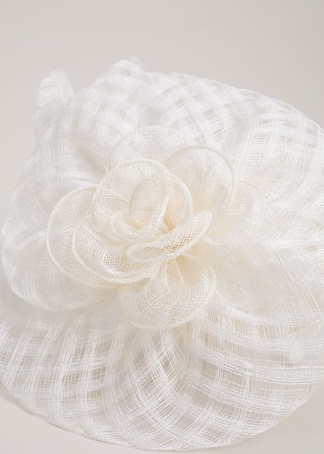 White Phase Eight Flower Pillbox Fascinator Hats | 5034BLNIG
